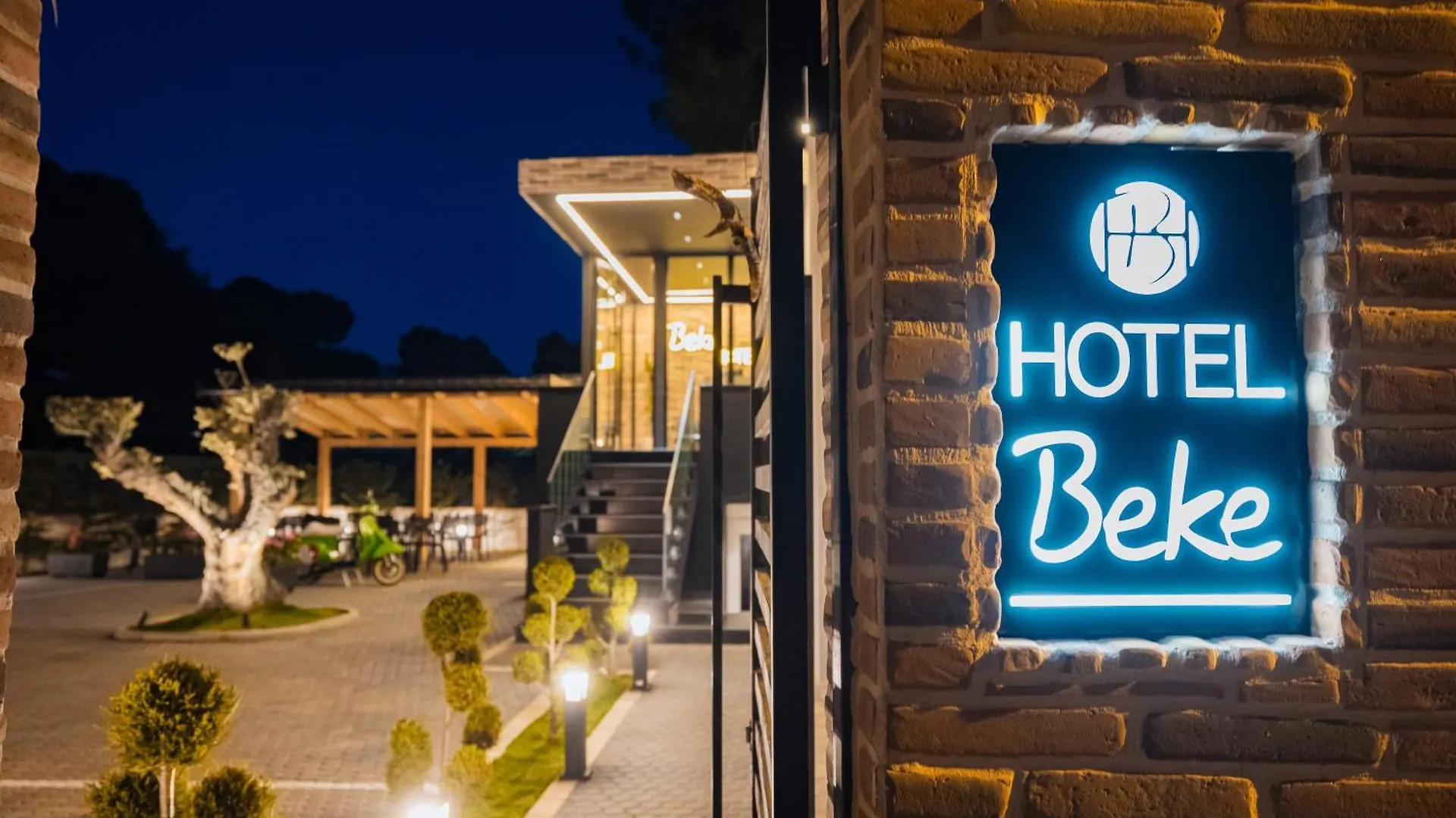 Hotel Beke Vlore 4*,