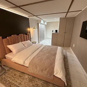***** Hotel House4you - Blanari Roumanie